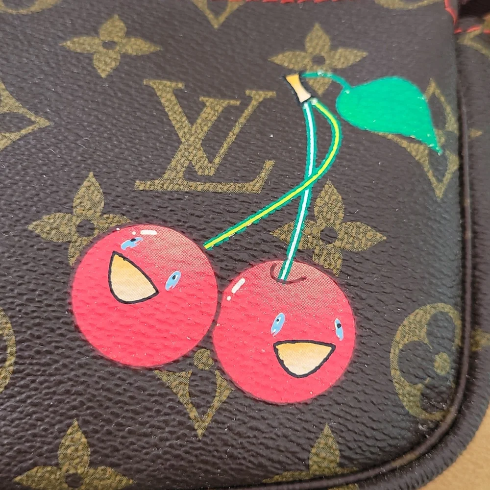 louis vuitton takashi murakami cherry pochette - Picture 13 of 14